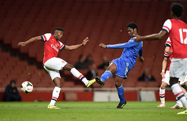 同时迫使雄 同时迫使雄