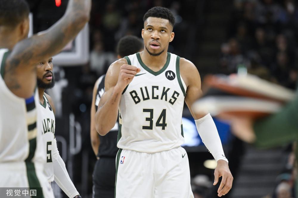 两人在不同 两人在不同